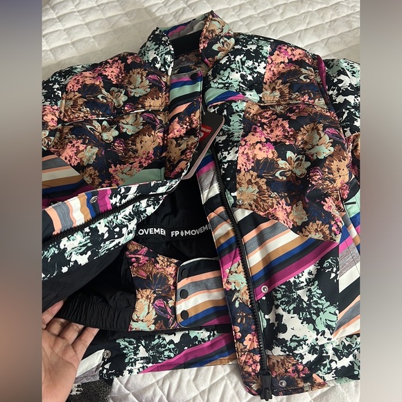 FP Movement Women's Bunny Slope Printed Puffer Jacket - Picture 14 of 14